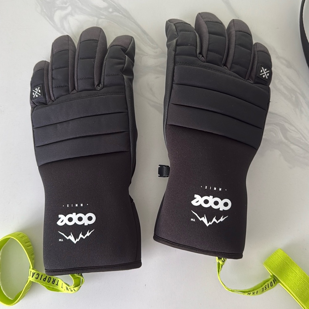 Dope Snow Unisex Black Ski Gloves Medium